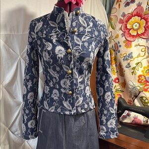 Bamboo Traders Blue and White Floral Blazer